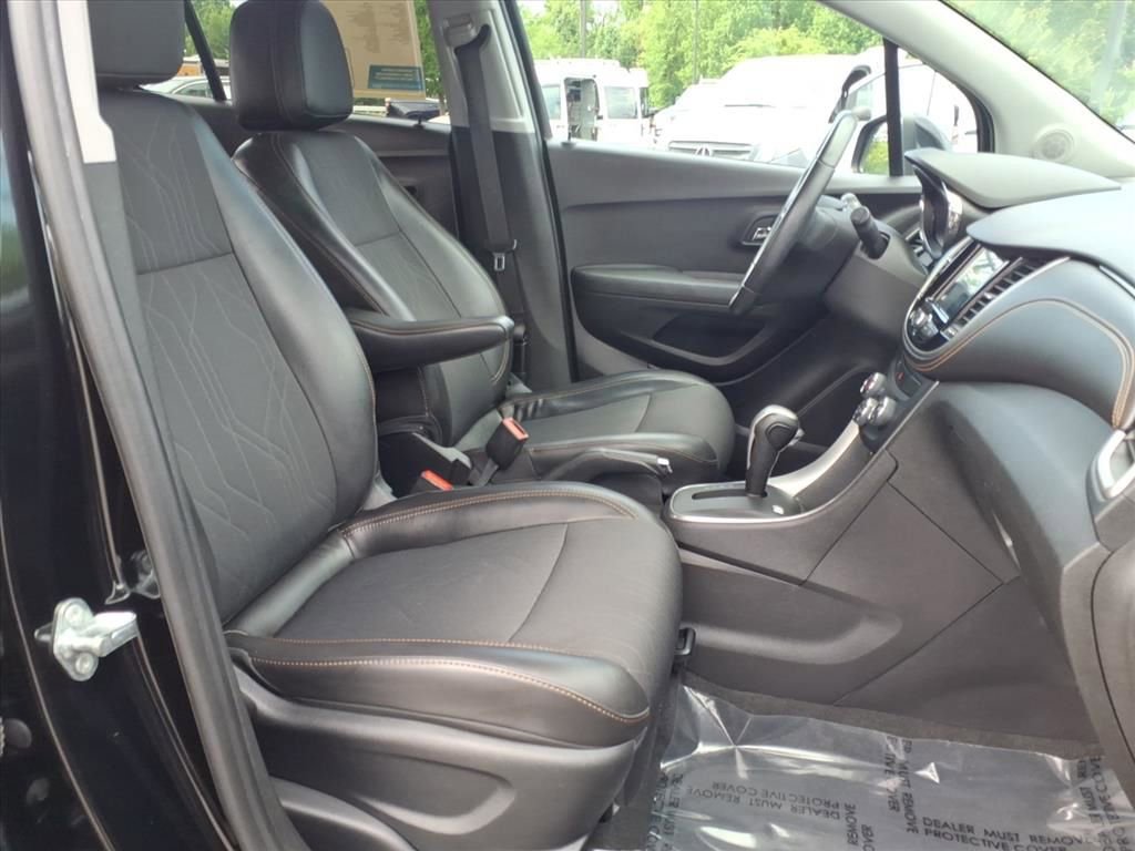 Certified 2018 Chevrolet Trax LT w/ LT Convenience Package FWD image 22