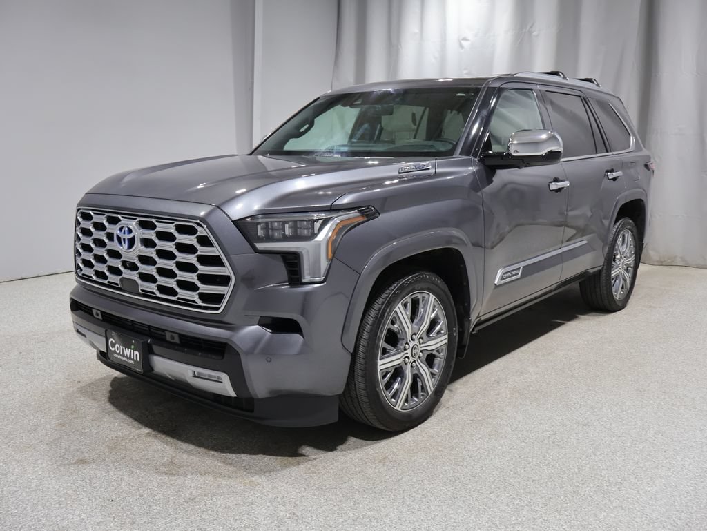 Used 2023 Toyota Sequoia Capstone AWD/4WD image 5