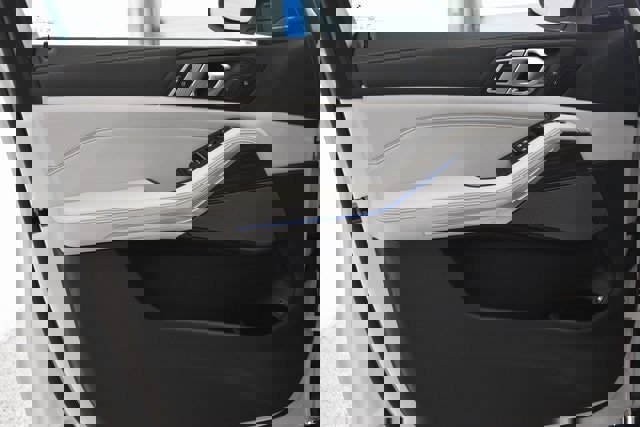 New 2026 BMW X5 xDrive50e image 21