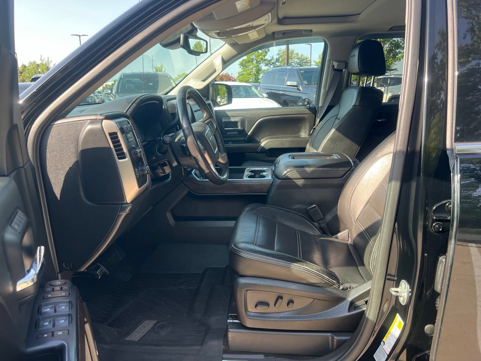 Used 2017 GMC Sierra 1500 Denali w/ Denali Ultimate Package AWD/4WD image 24