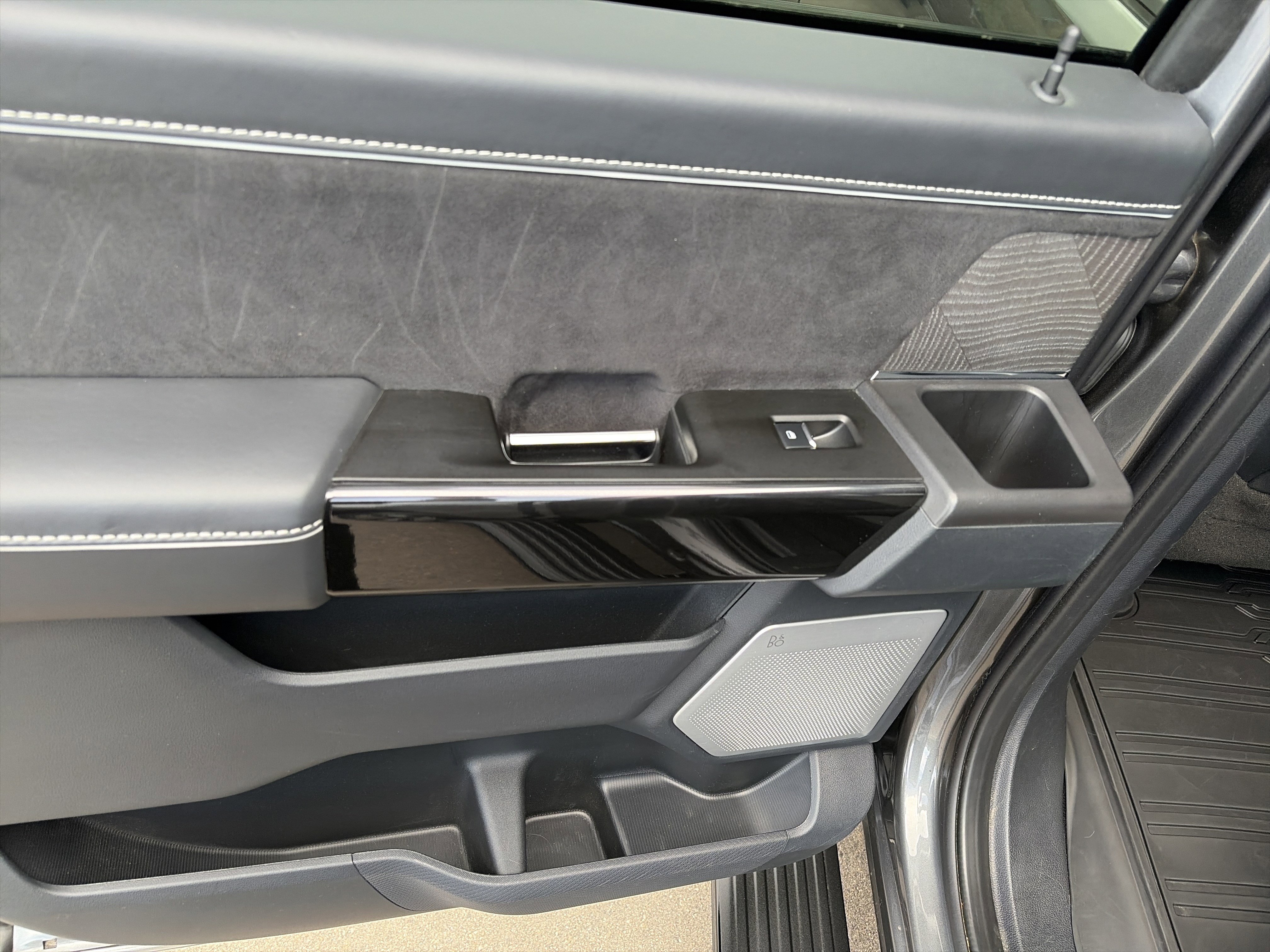 Used 2023 Ford F150 Lightning Platinum AWD/4WD image 23