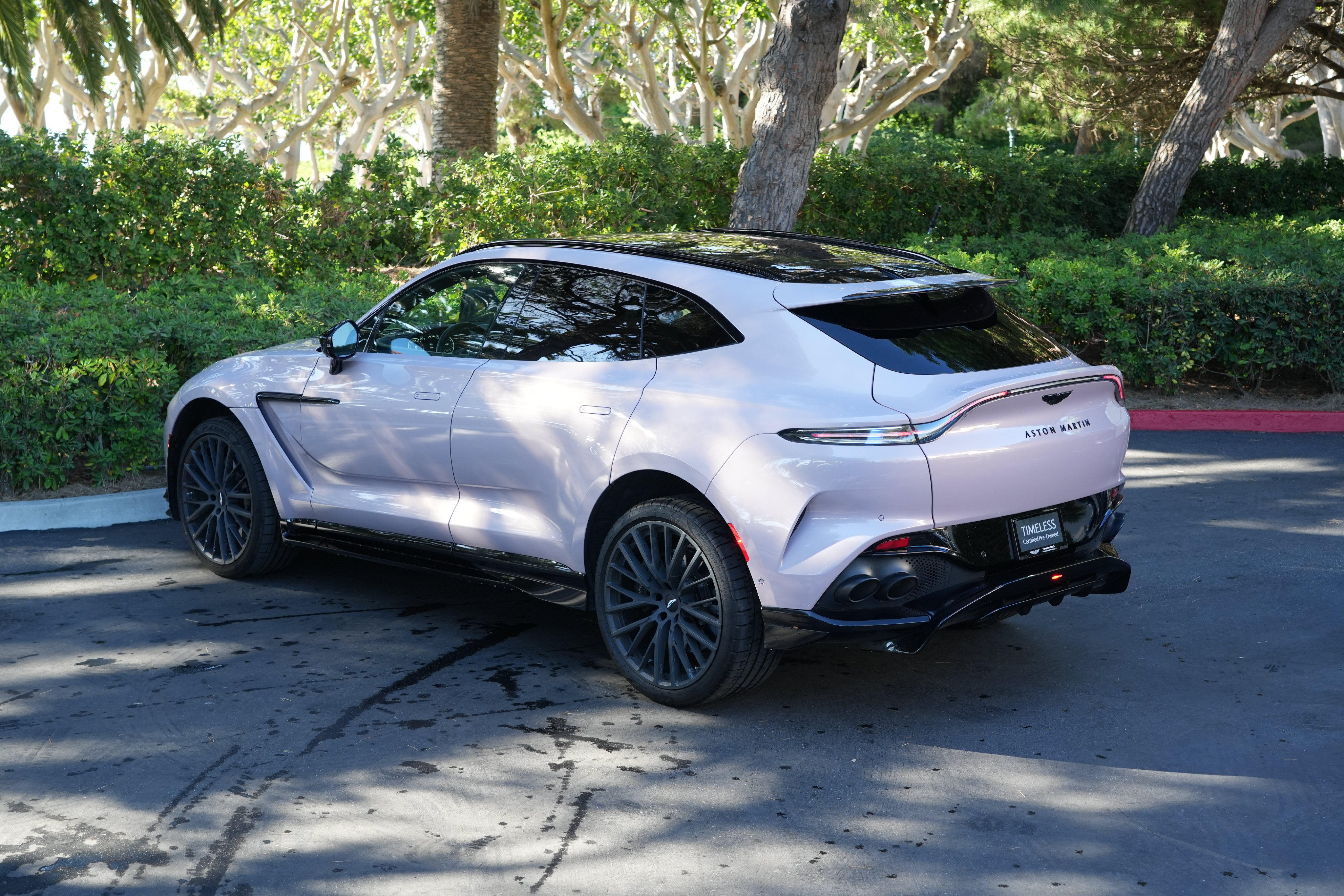 Used 2023 Aston Martin DBX 707 AWD/4WD image 4