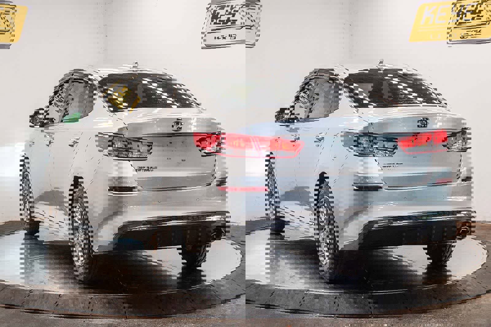 Used 2019 Kia Optima LX image 2