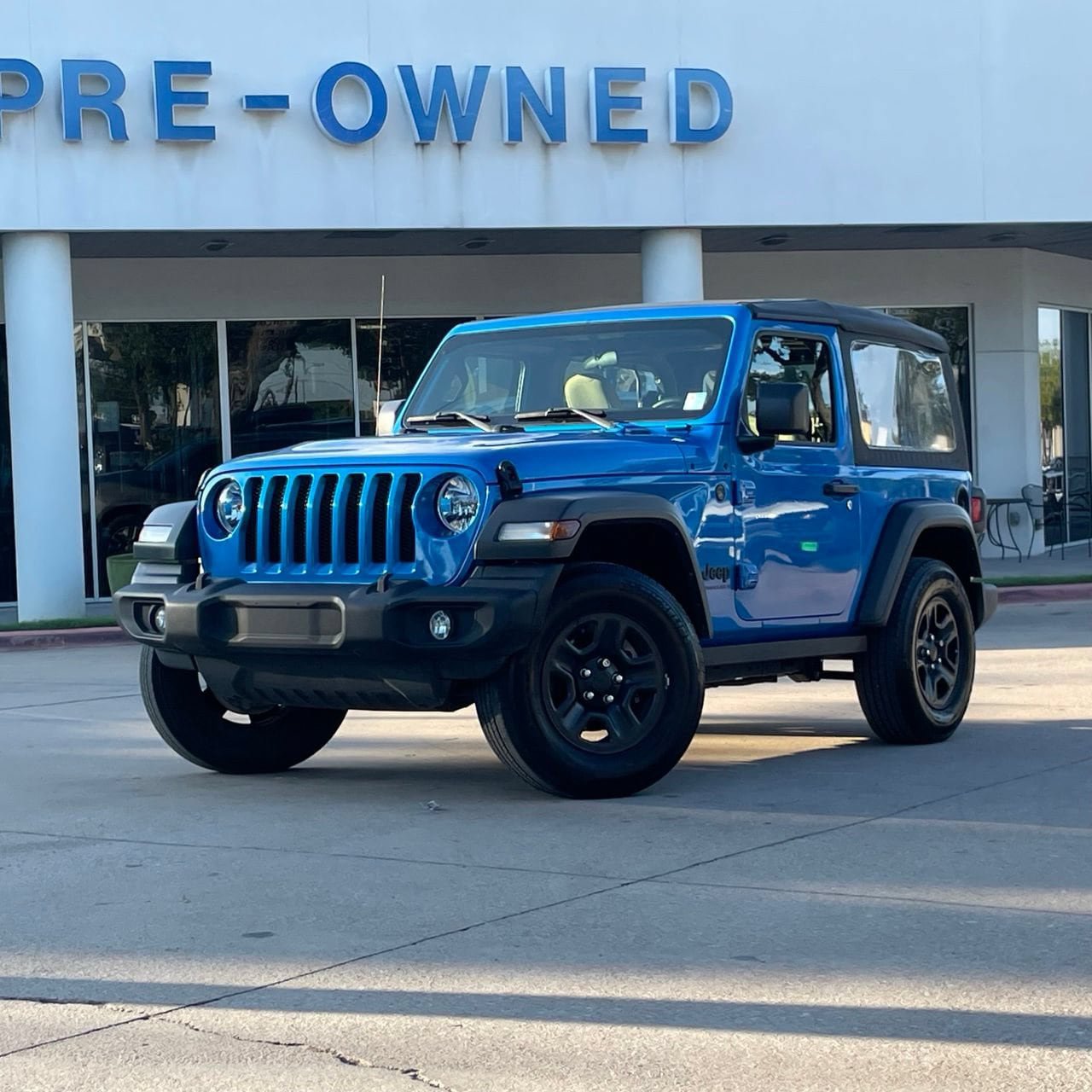 Used 2023 Jeep Wrangler Sport AWD/4WD image 1