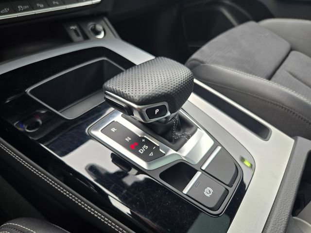 Used 2022 Audi Q5 e Prestige AWD/4WD image 33