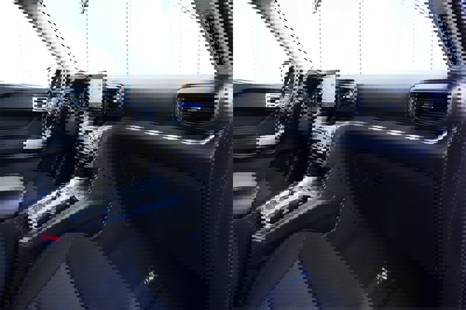 Used 2022 Ford Explorer XLT image 21