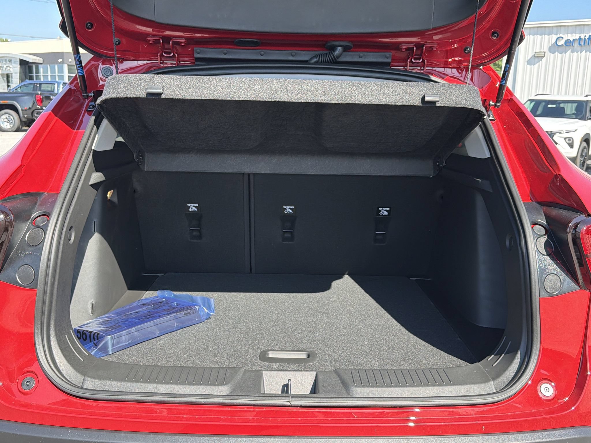 New 2026 Chevrolet Trax LT w/ Sunroof Package FWD image 27