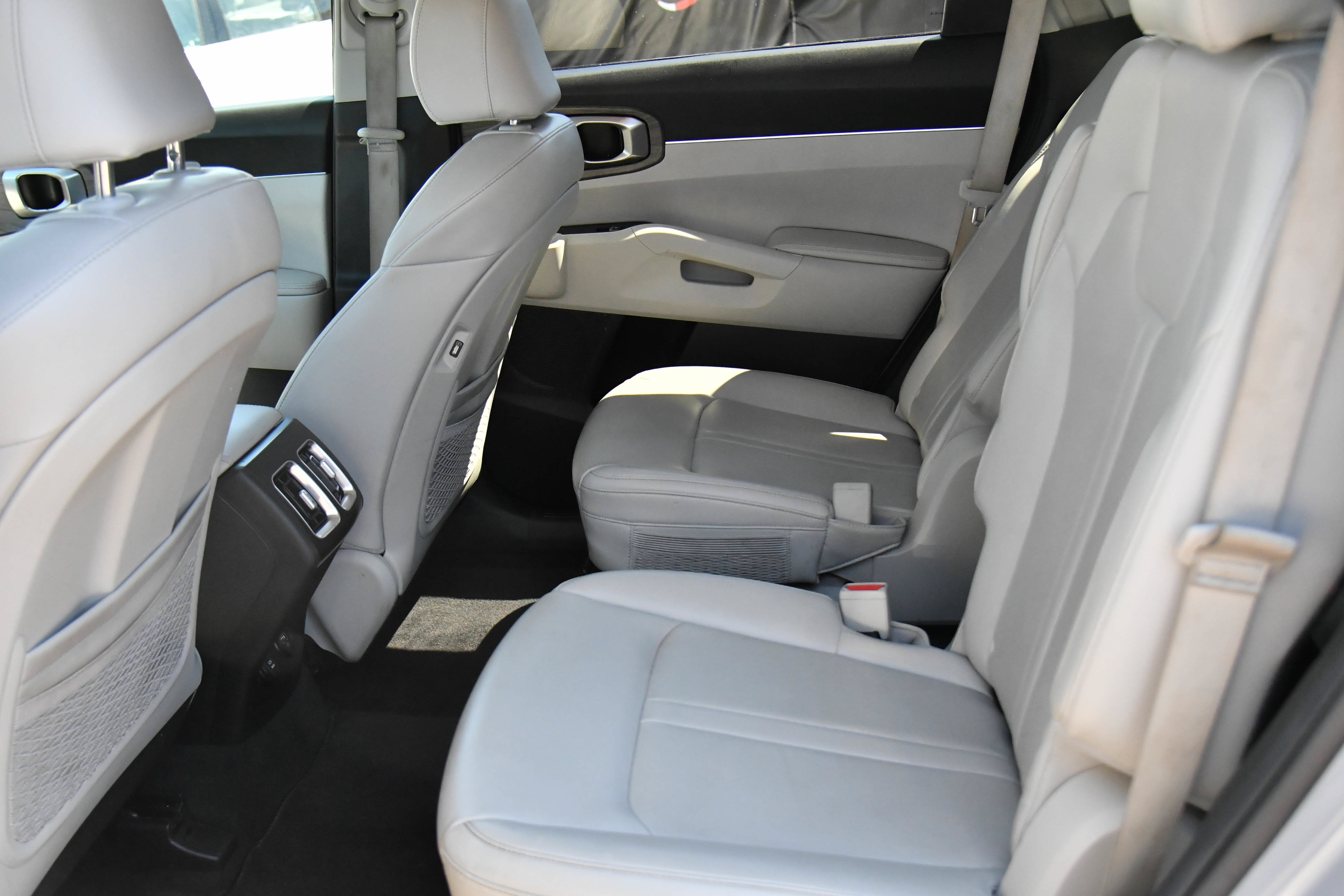 Used 2023 Kia Sorento EX FWD image 39