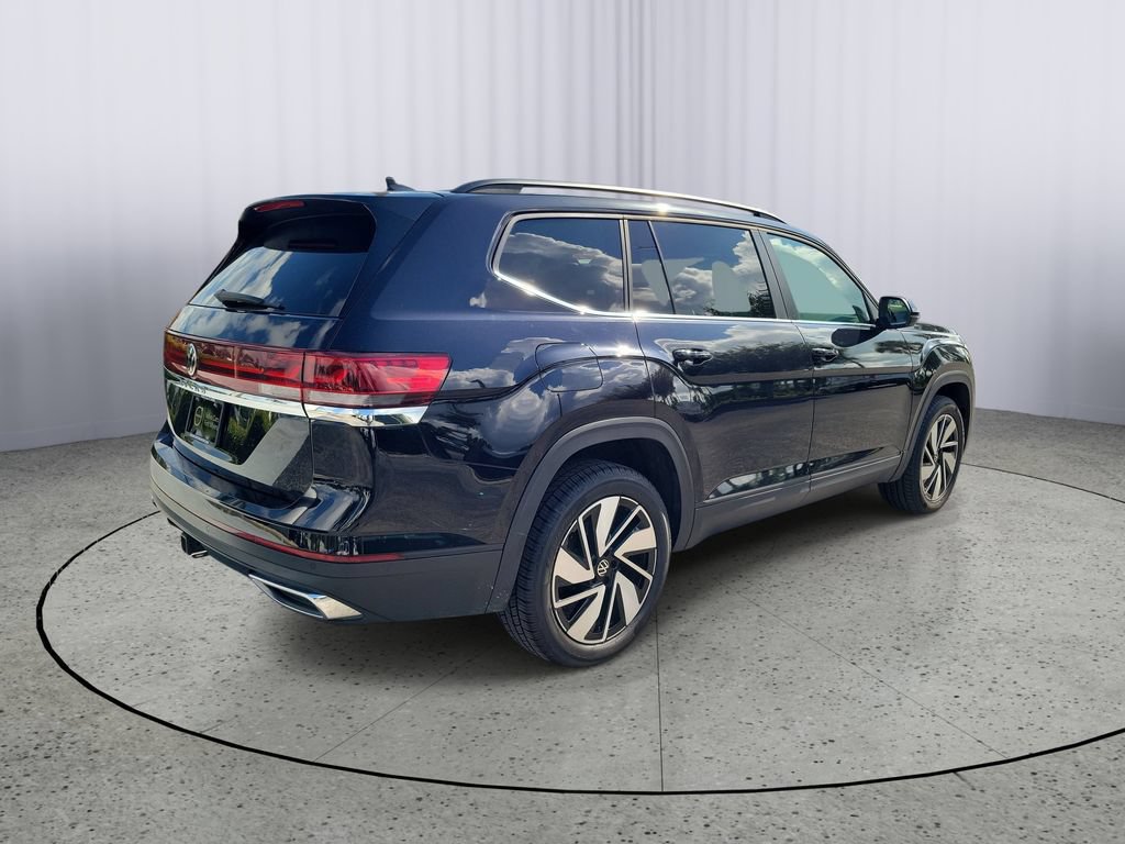 Used 2025 Volkswagen Atlas SE FWD image 2
