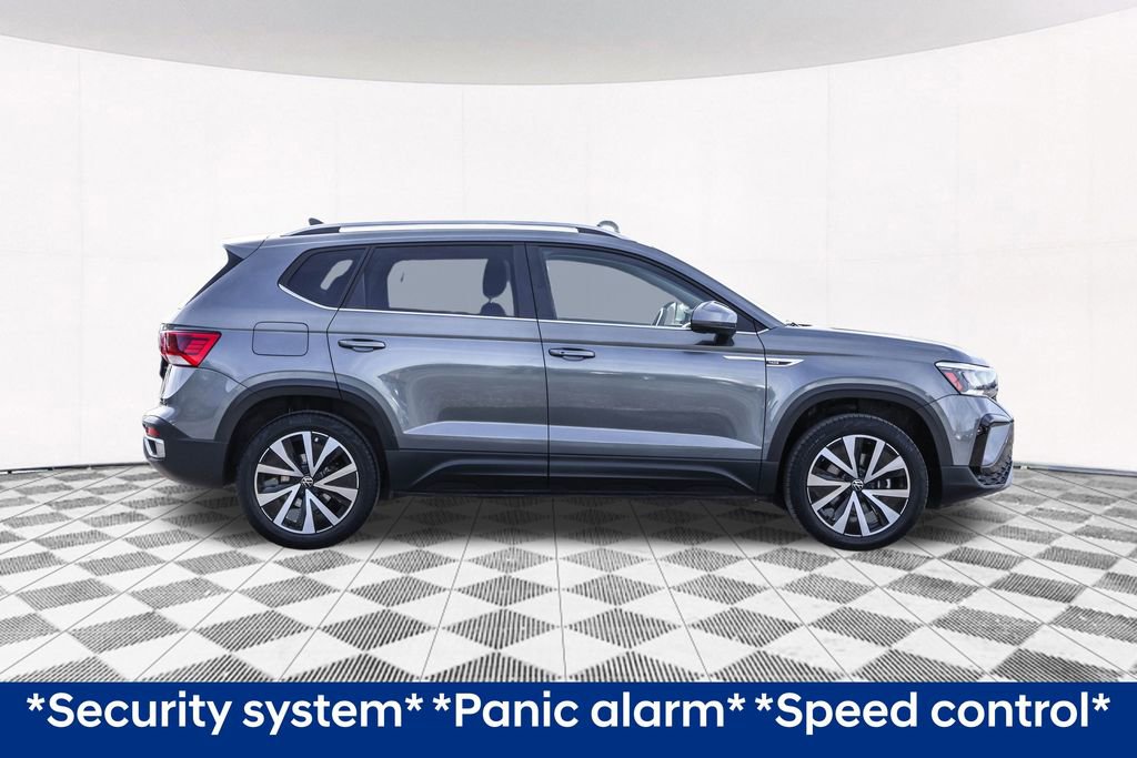 Certified 2022 Volkswagen Taos SE image 11