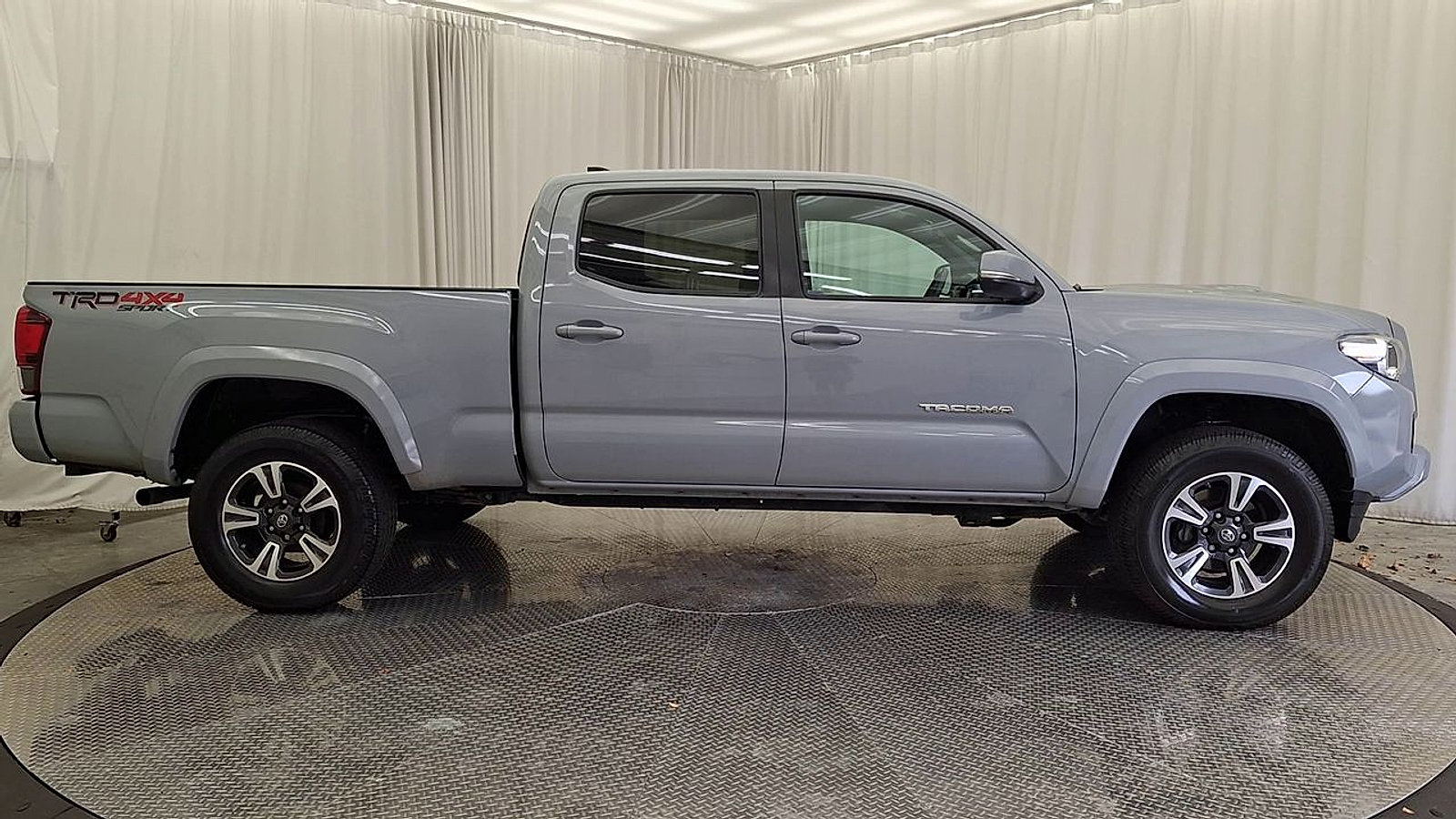 Certified 2019 Toyota Tacoma TRD Sport AWD/4WD image 7