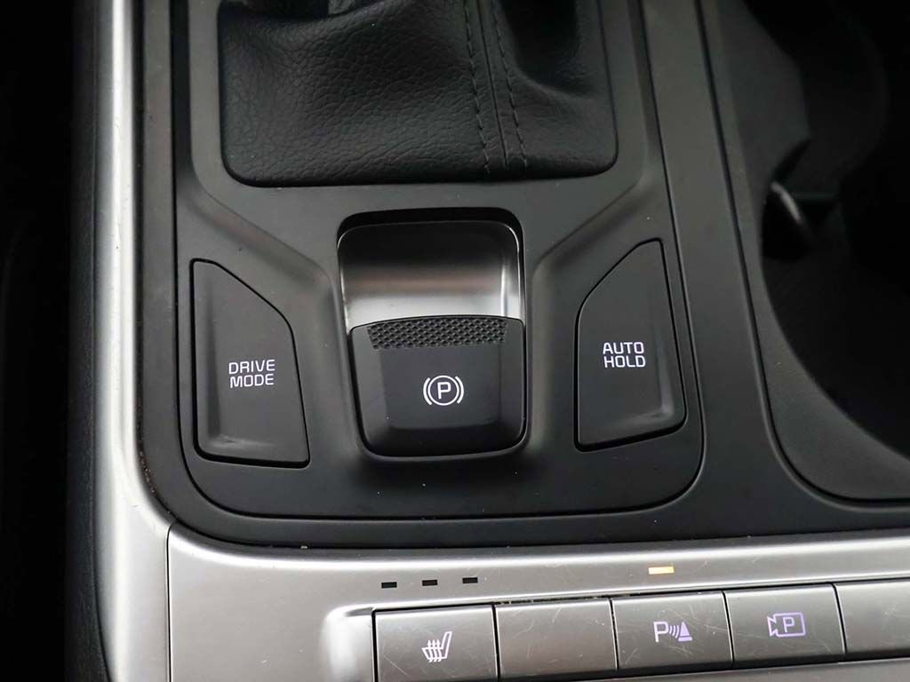 Used 2025 Kia Carnival FWD image 48