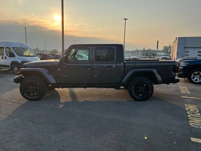 Used 2022 Jeep Gladiator Sport AWD/4WD image 3