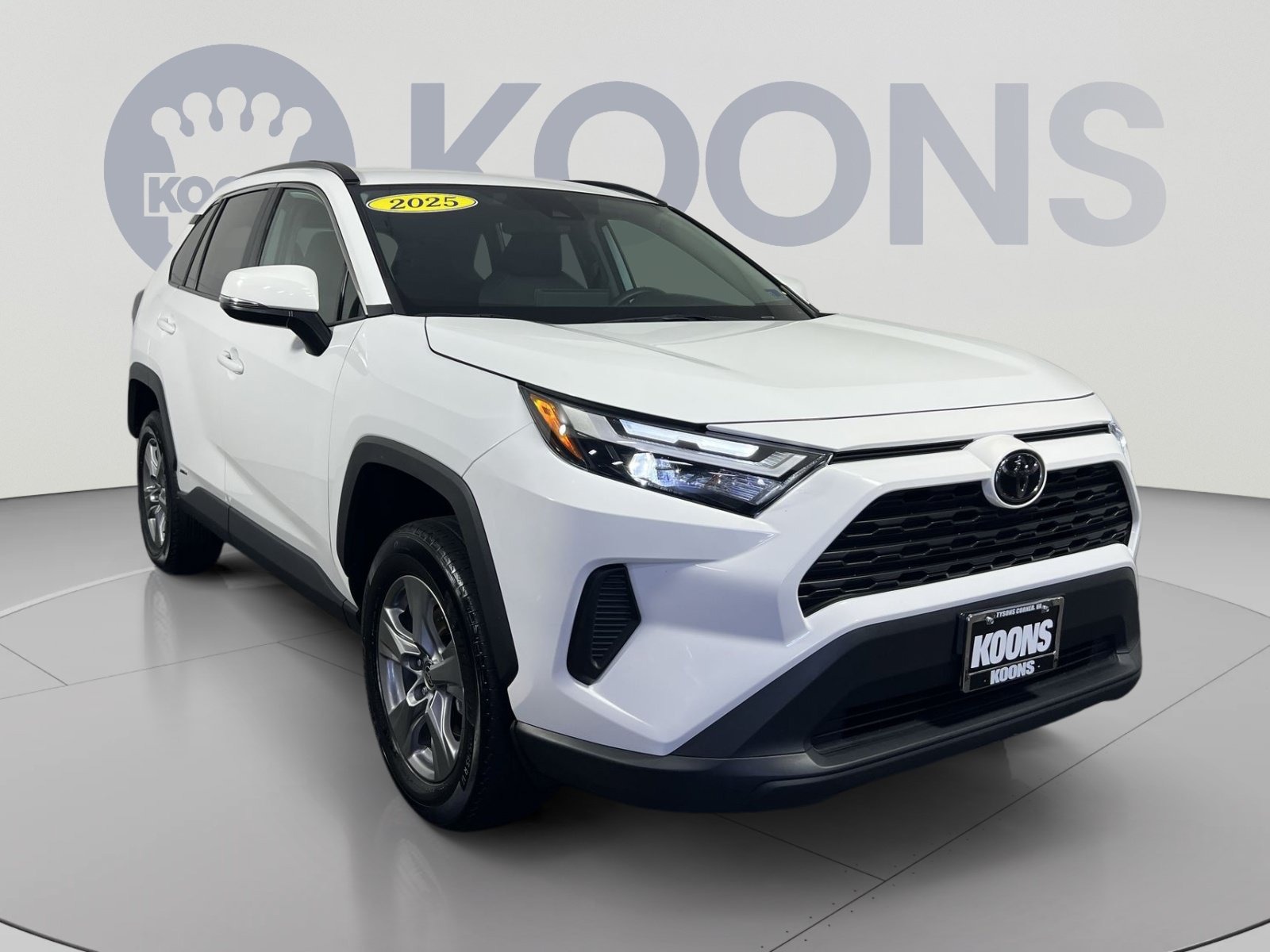 Used 2025 Toyota RAV4 XLE AWD/4WD image 10
