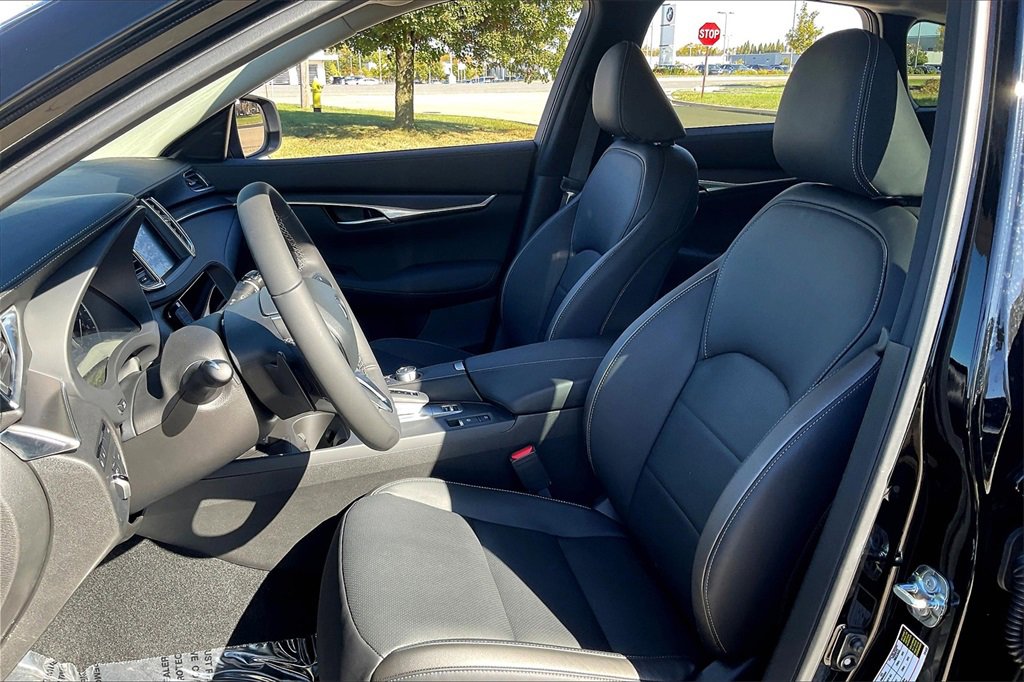 New 2025 INFINITI QX50 Luxe image 9