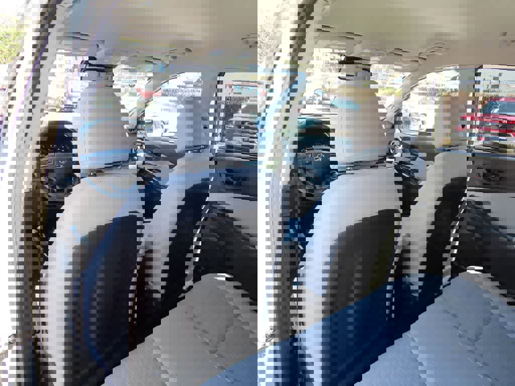 Used 2023 Hyundai Kona SEL w/ Cargo Package AWD/4WD image 15