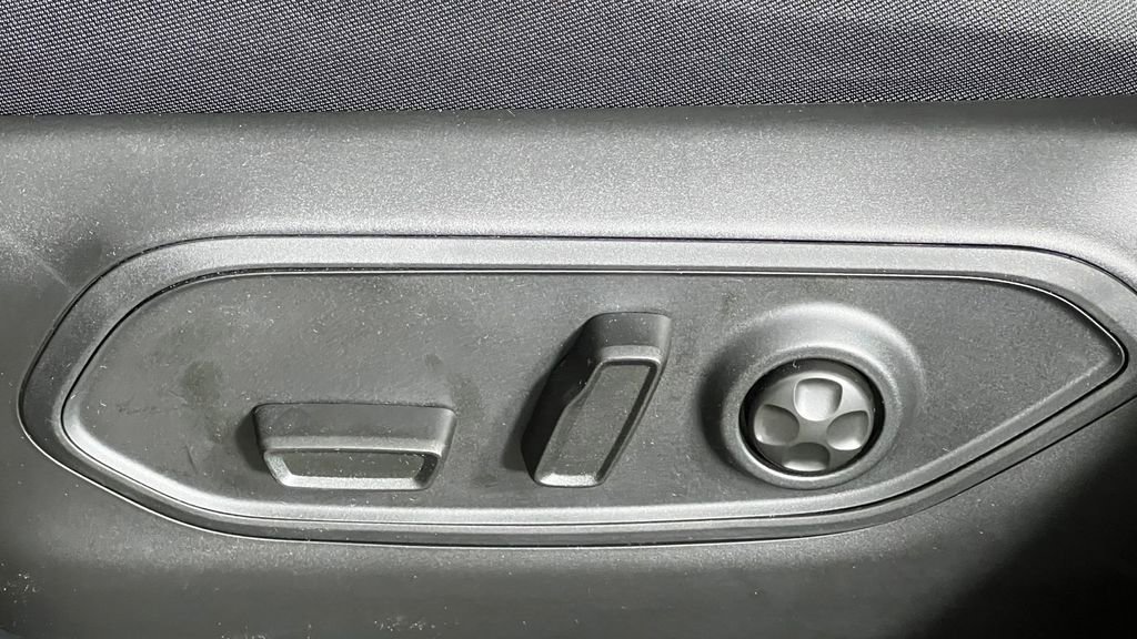 New 2025 Jeep Grand Cherokee Laredo image 24