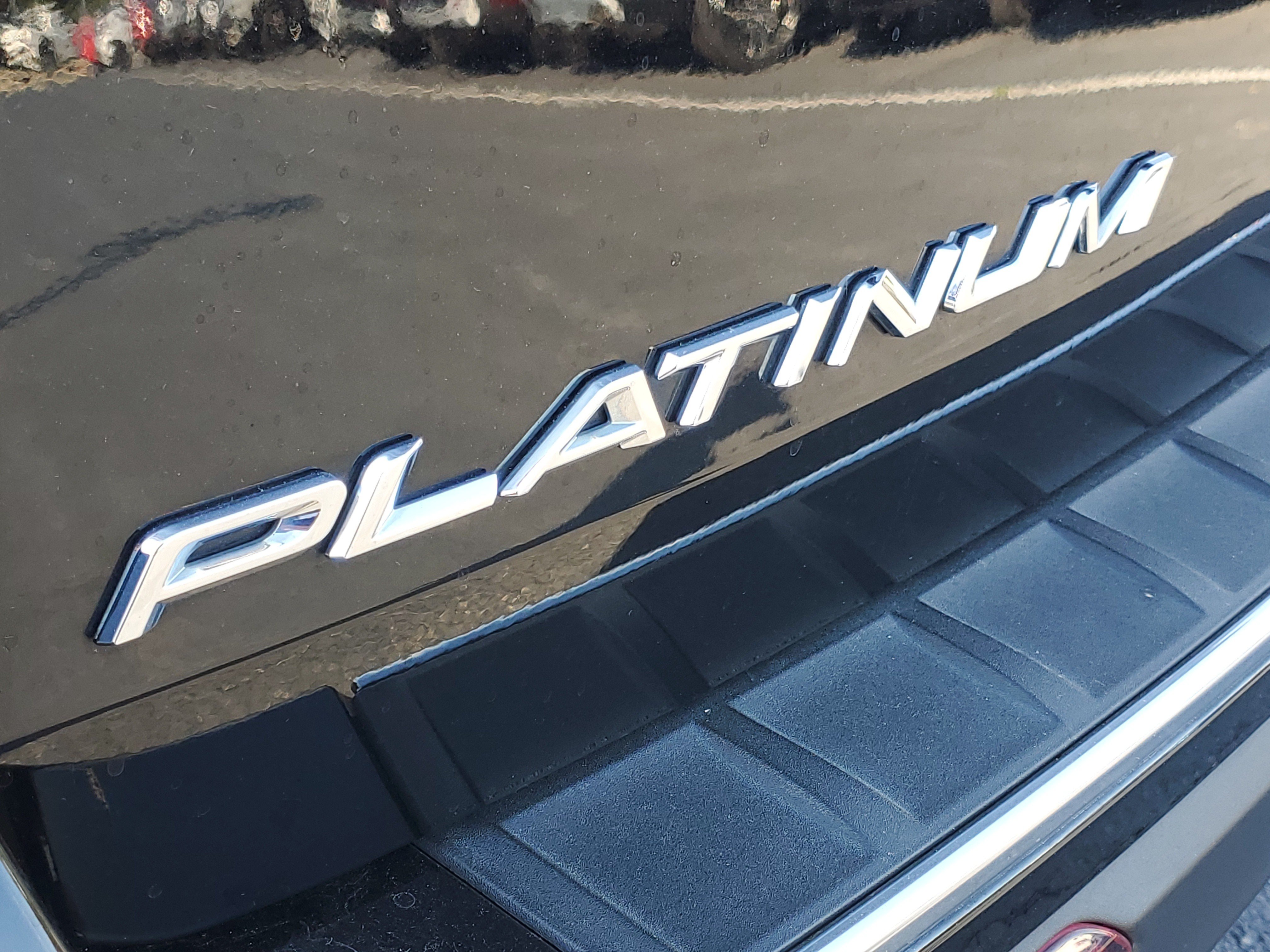 Used 2020 Ford Explorer Platinum w/ Premium Technology Package AWD/4WD image 7
