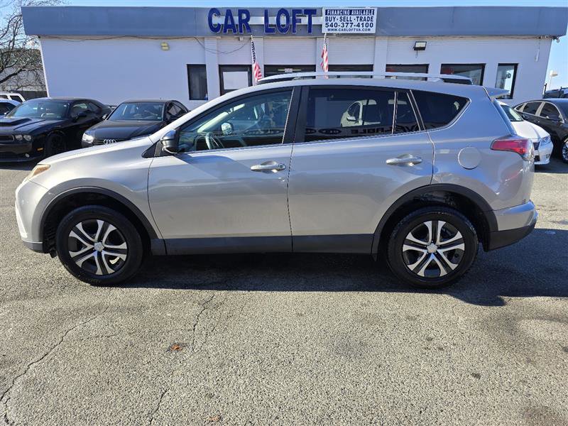 Used 2016 Toyota RAV4 LE image 10