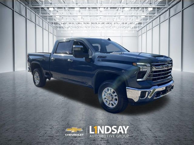 Used 2025 Chevrolet Silverado 3500 LTZ w/ LTZ Plus Package AWD/4WD image 2