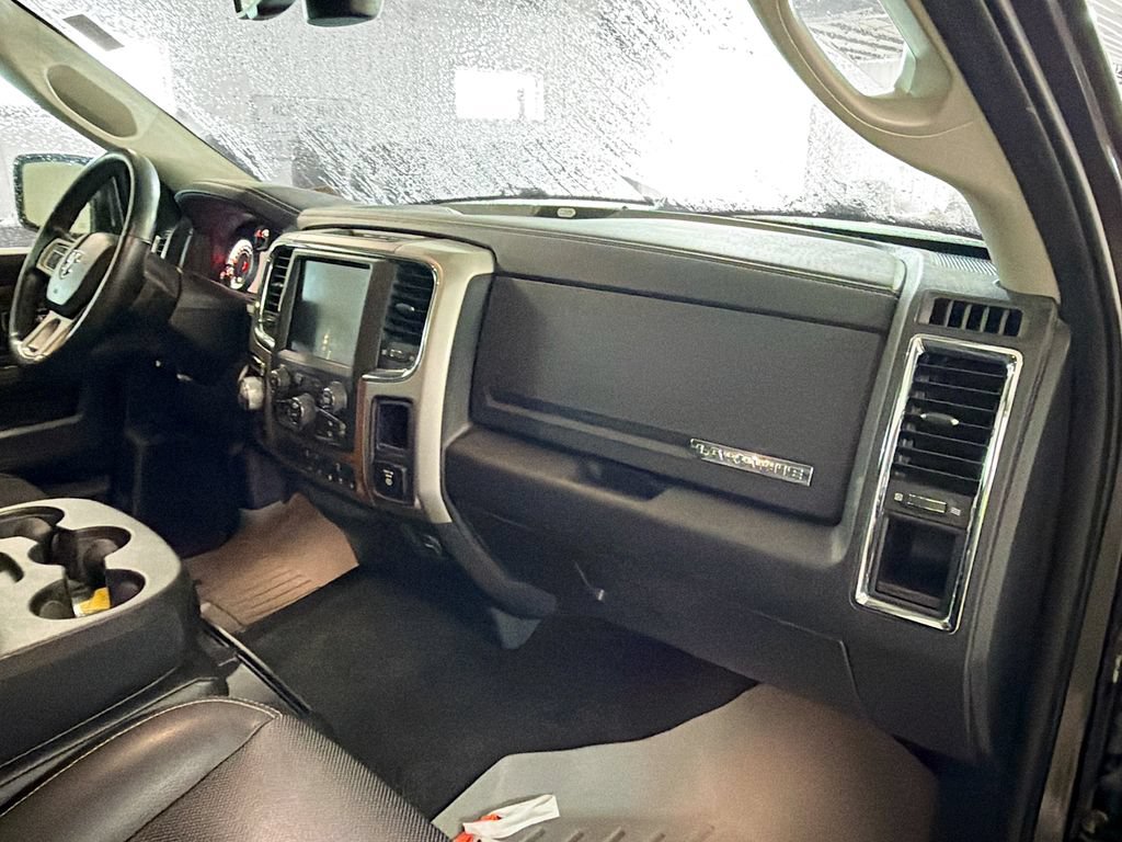 Used 2017 RAM 1500 Laramie AWD/4WD image 12
