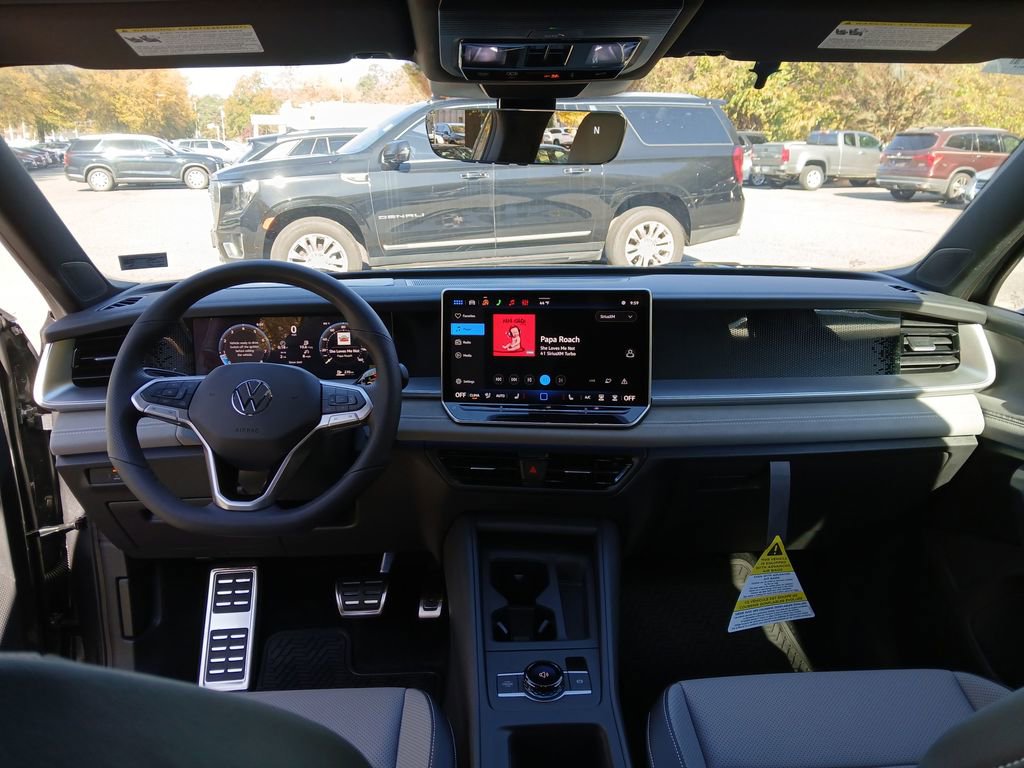 New 2026 Volkswagen Tiguan SE R-Line image 12