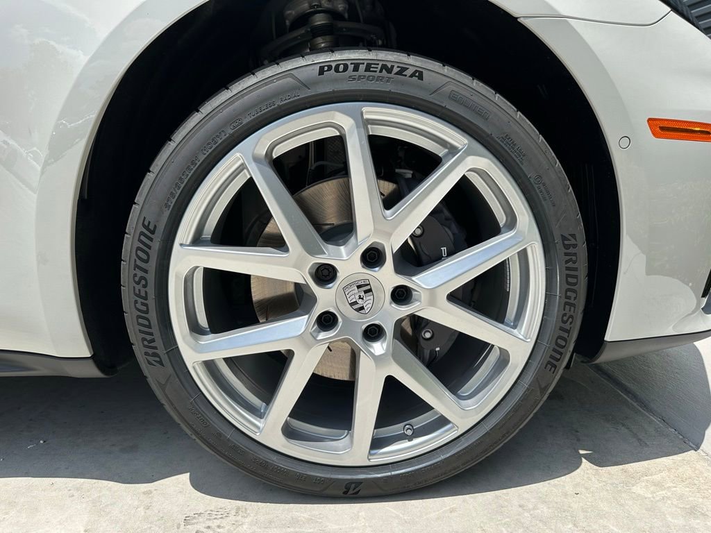 Used 2025 Porsche Panamera image 37