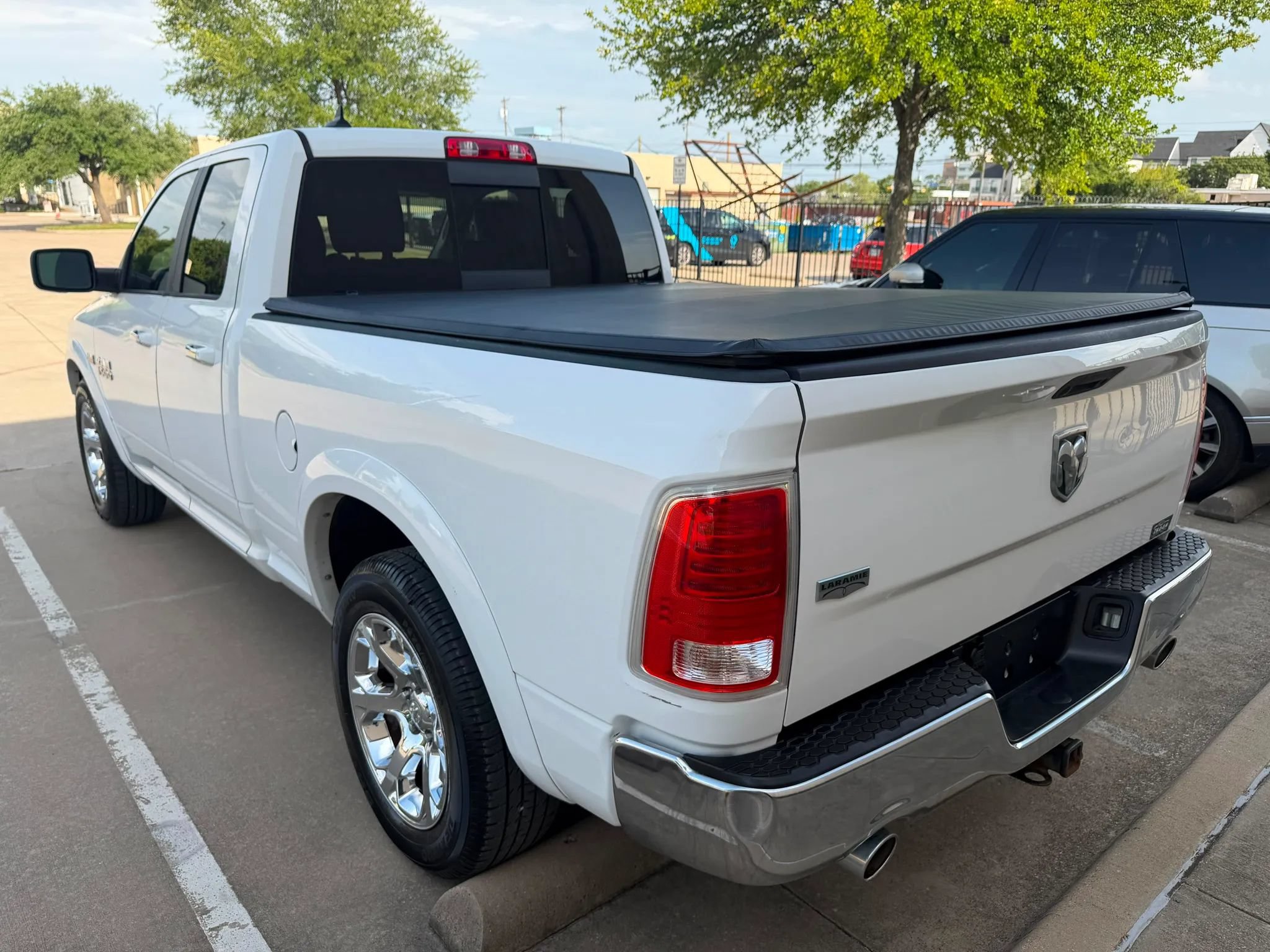 Used 2017 RAM 1500 Laramie RWD image 4