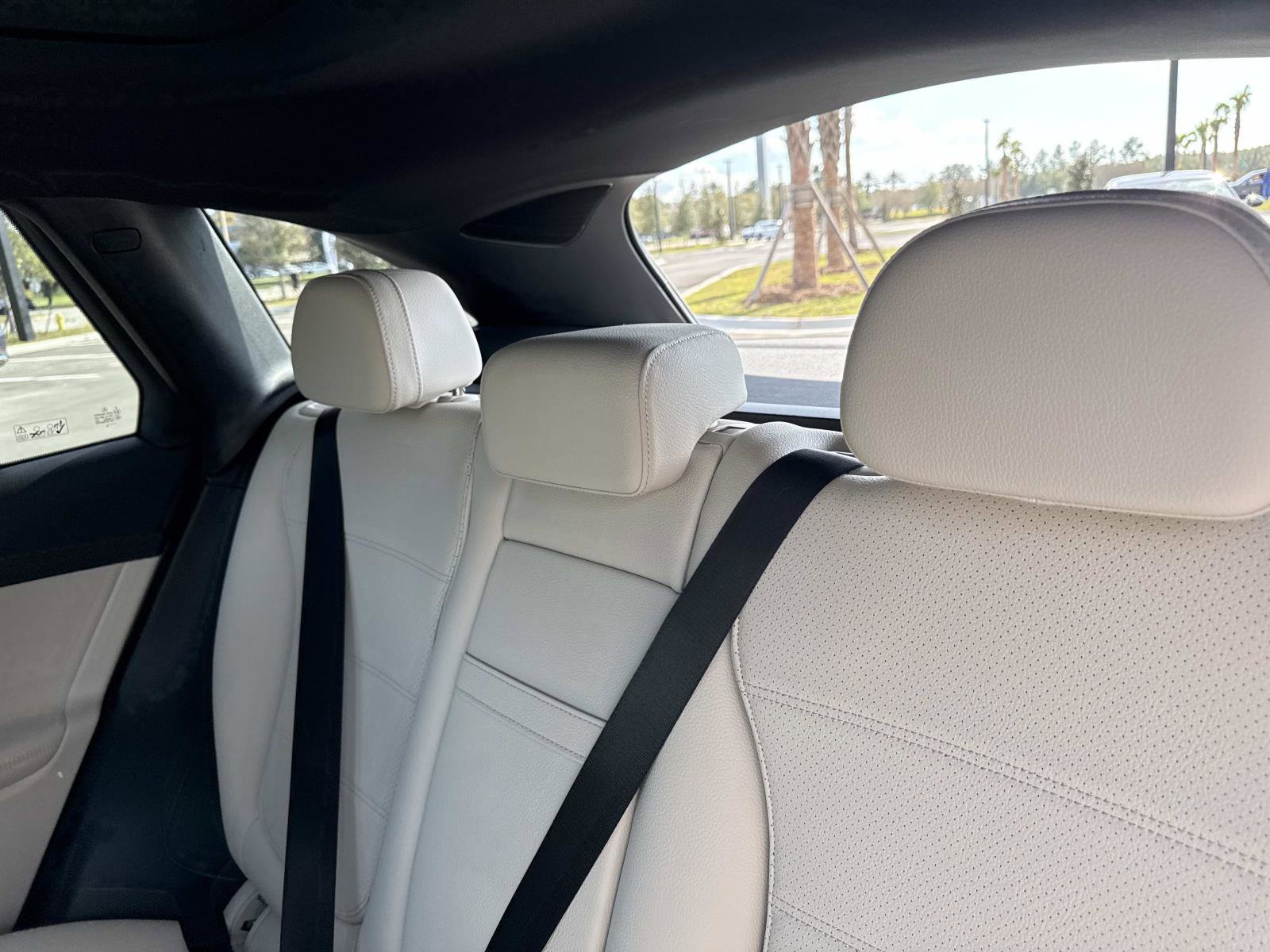 Used 2025 Mercedes-Benz GLC 300 image 16