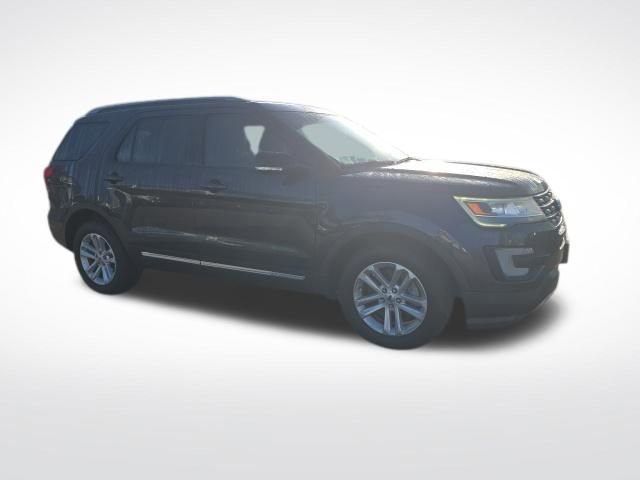 Used 2017 Ford Explorer XLT w/ Equipment Group 202A image 1