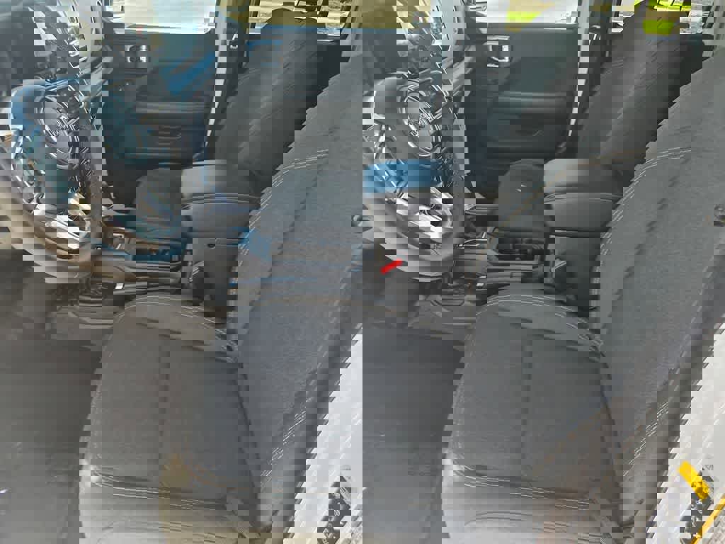 Used 2025 Jeep Wrangler Sahara image 17