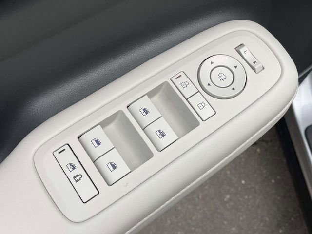 Used 2025 Hyundai Santa Fe Limited image 13