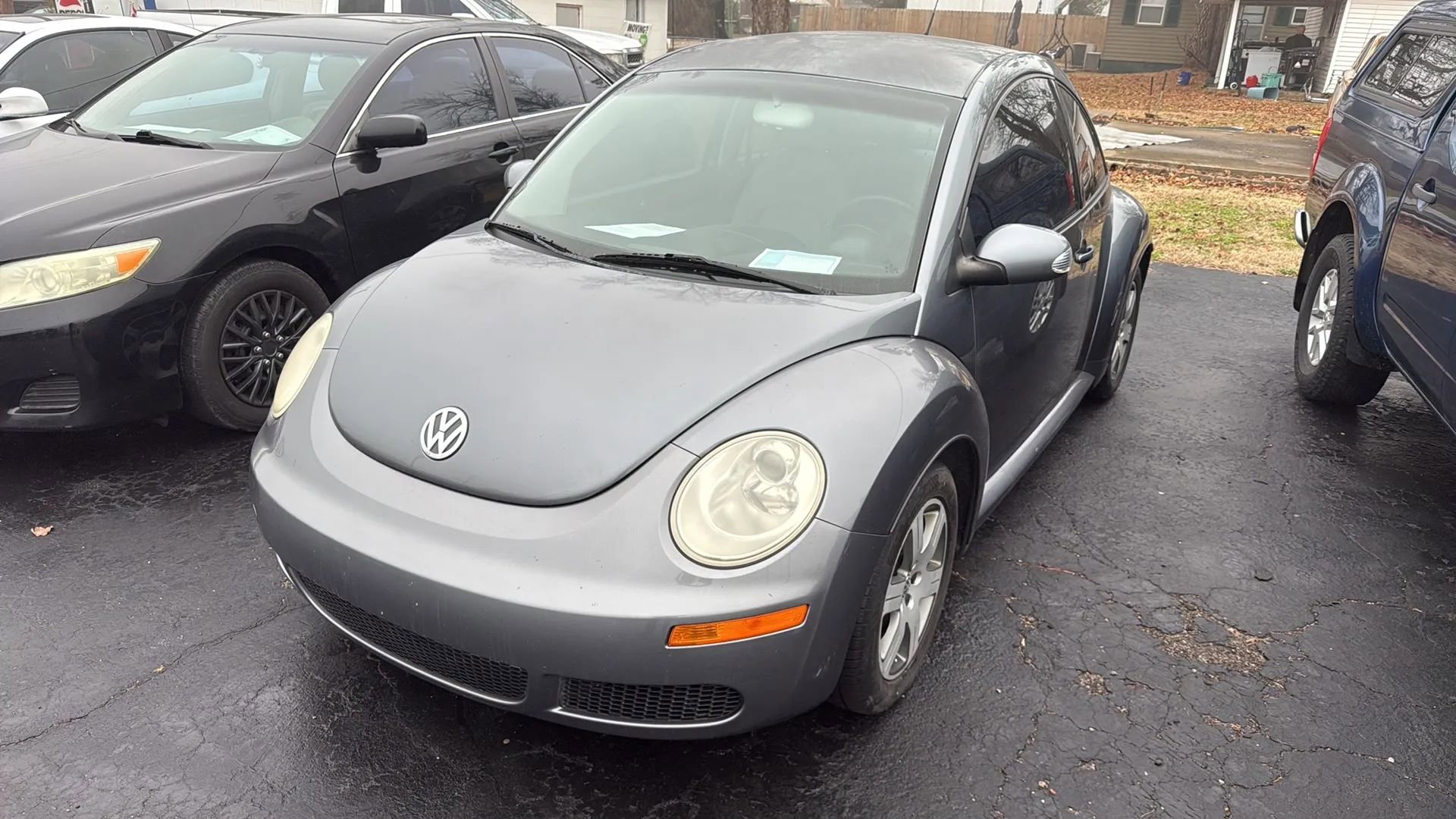 Used 2006 Volkswagen Beetle Coupe image 1