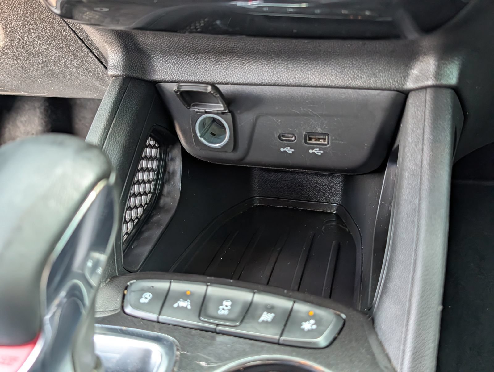 Used 2024 Chevrolet TrailBlazer RS FWD image 19