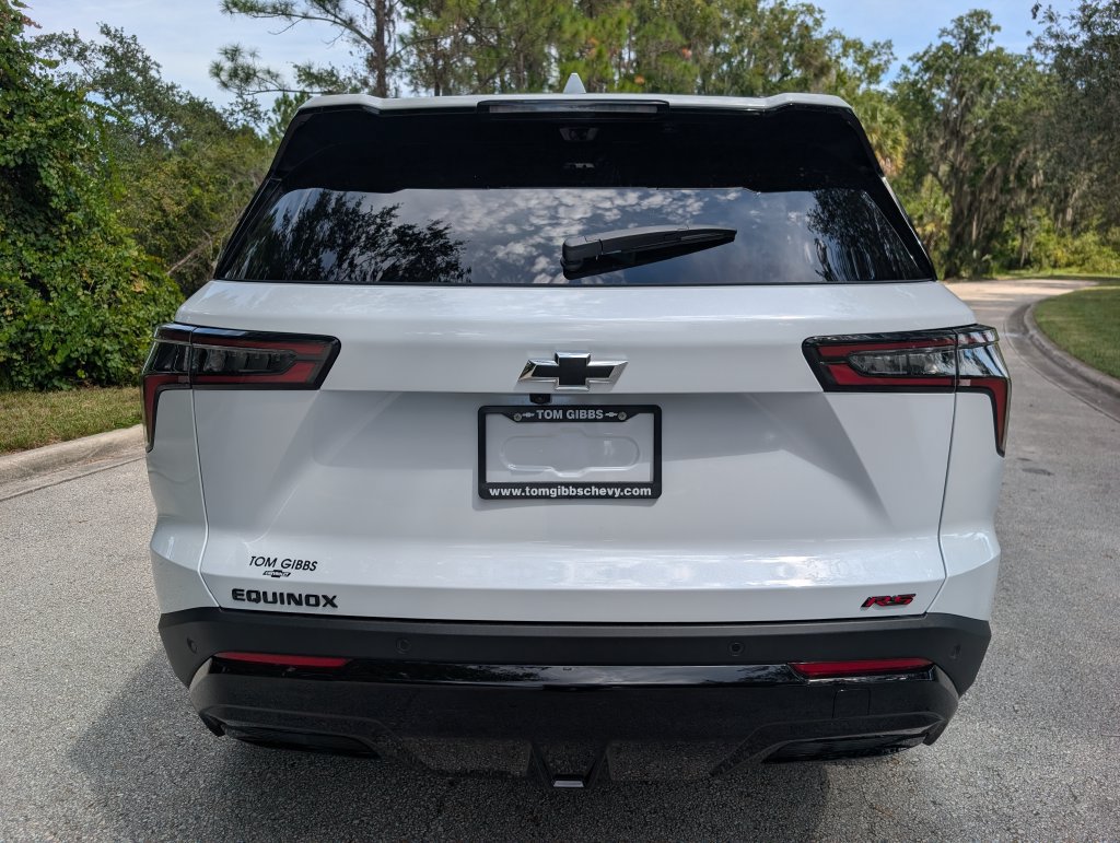 New 2027 Chevrolet Equinox RS w/ Safety and Technology Package FWD image 7