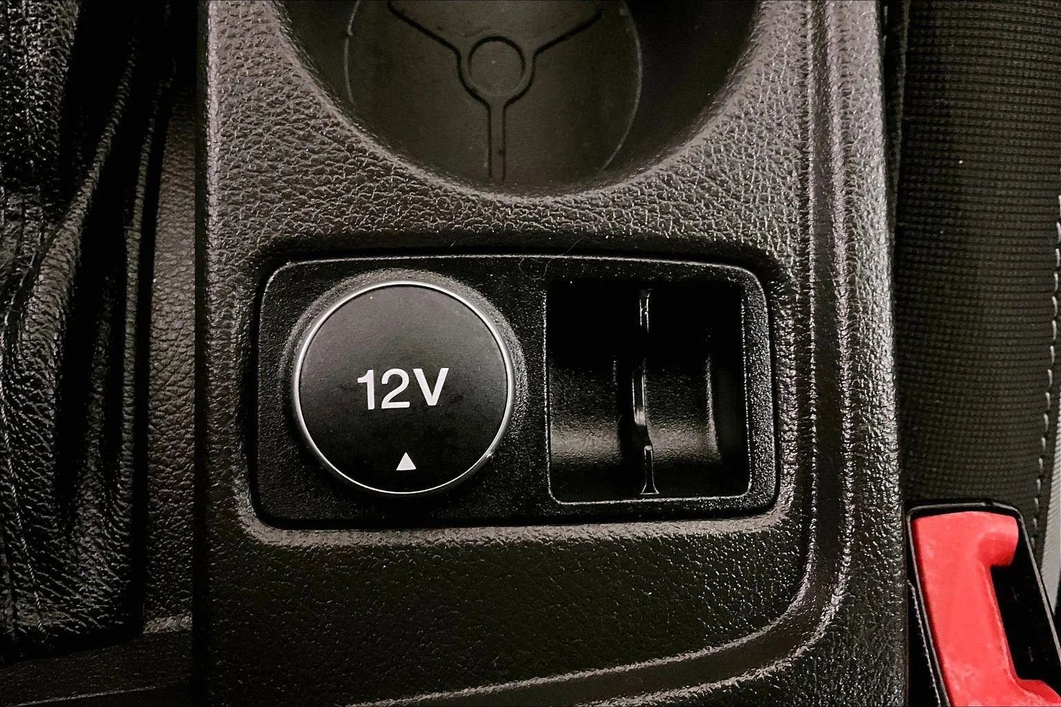 Used 2012 Ford Focus SE image 32