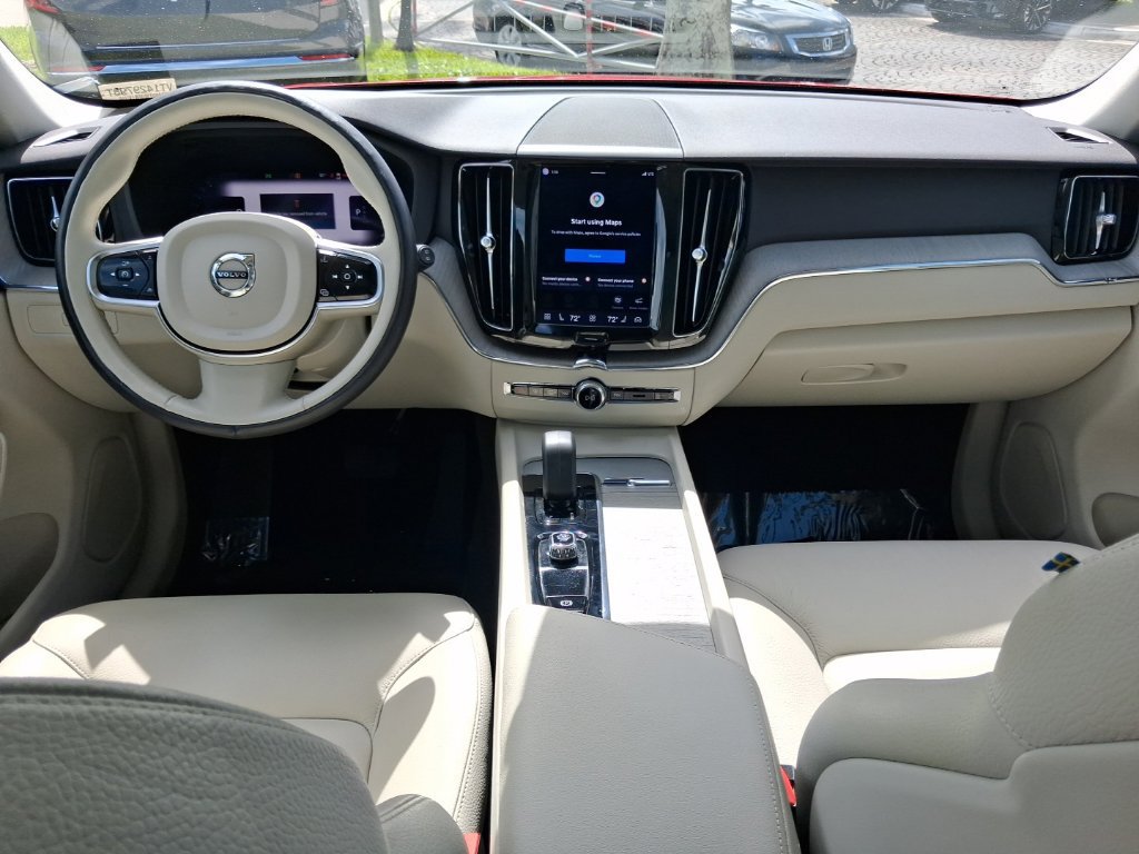 Used 2024 Volvo XC60 B5 Plus AWD/4WD image 9