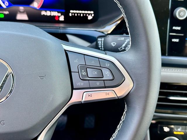 New 2024 Volkswagen Taos SE image 30