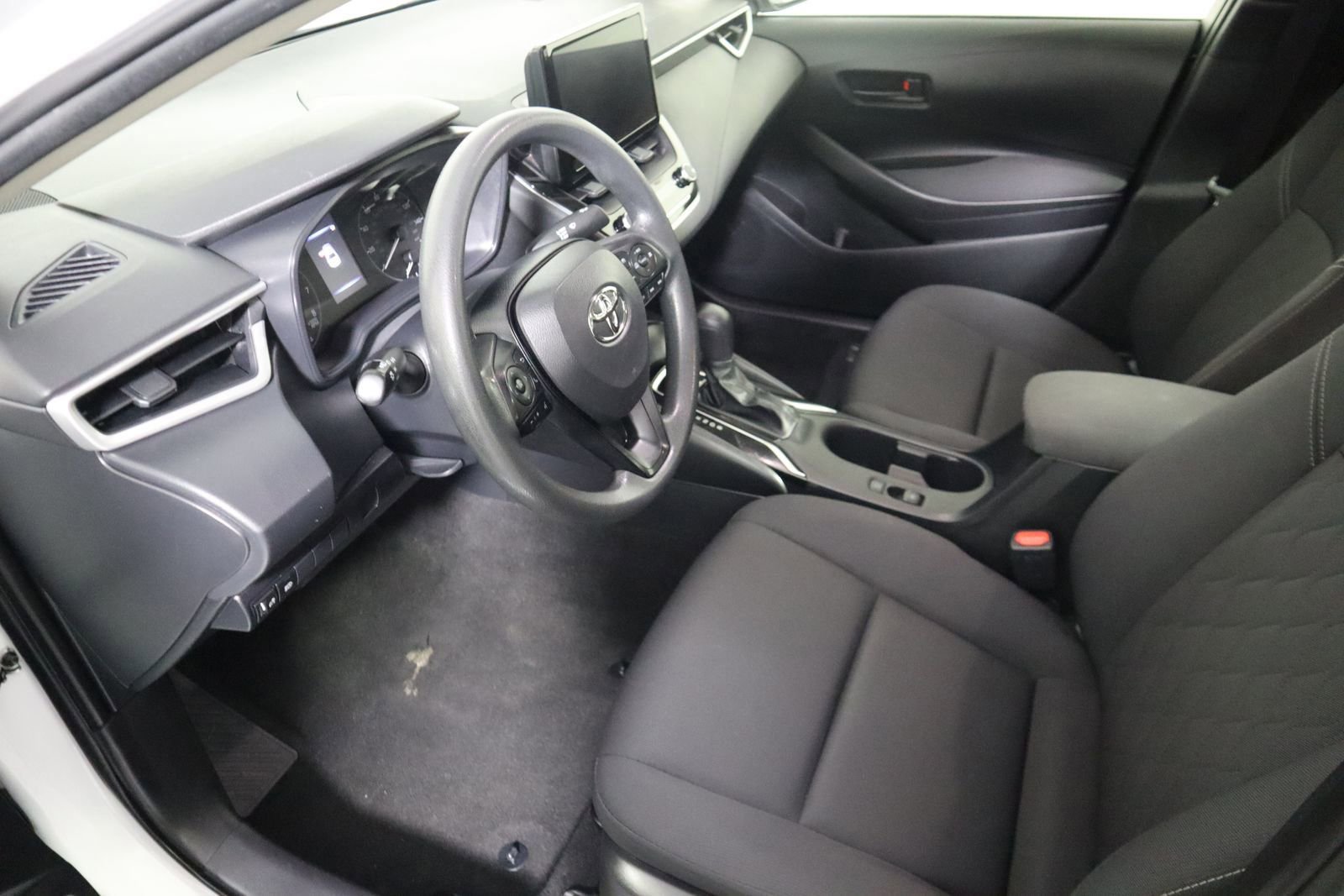 Used 2023 Toyota Corolla LE image 27