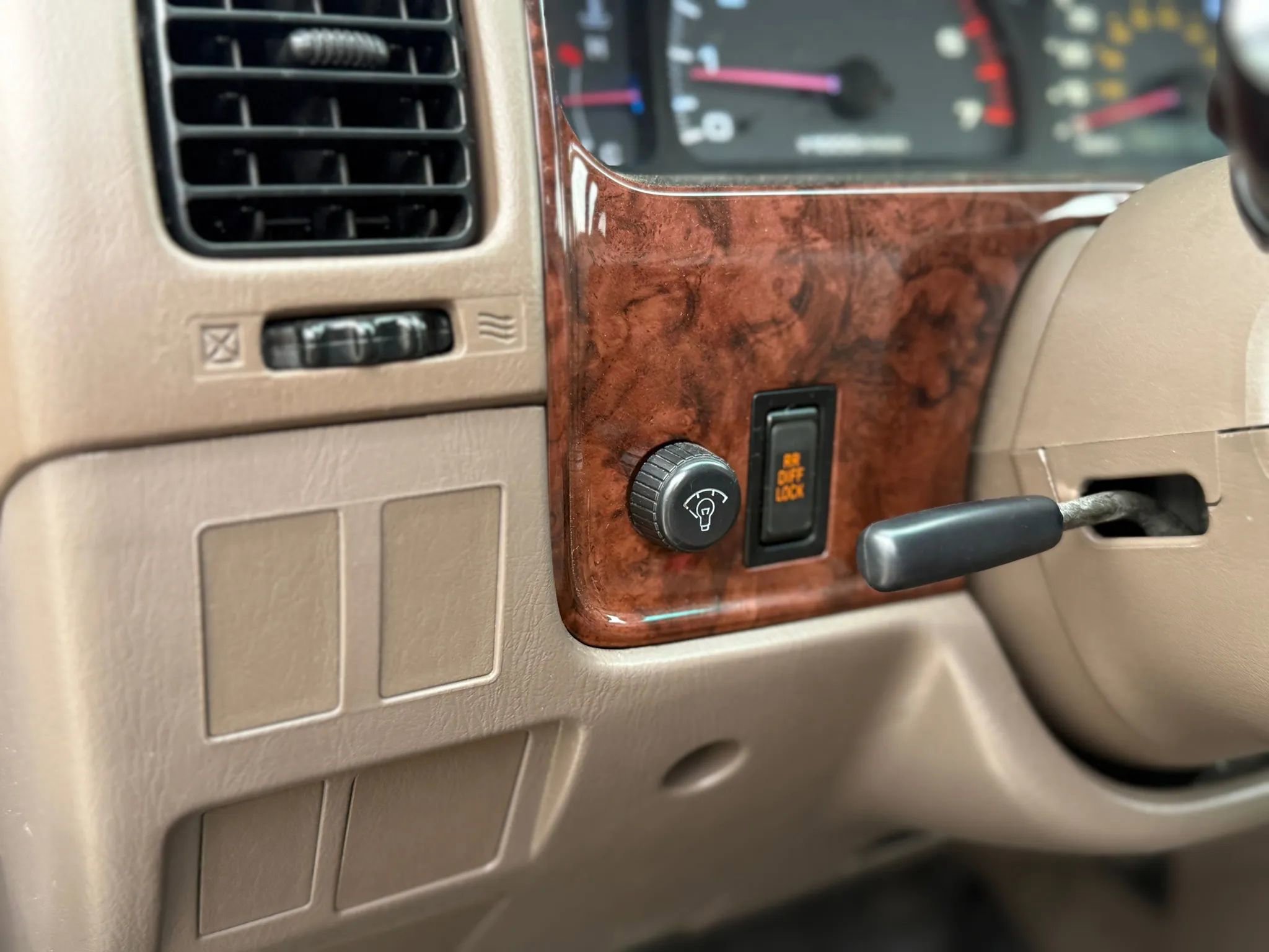 Used 1999 Toyota 4Runner Limited image 13