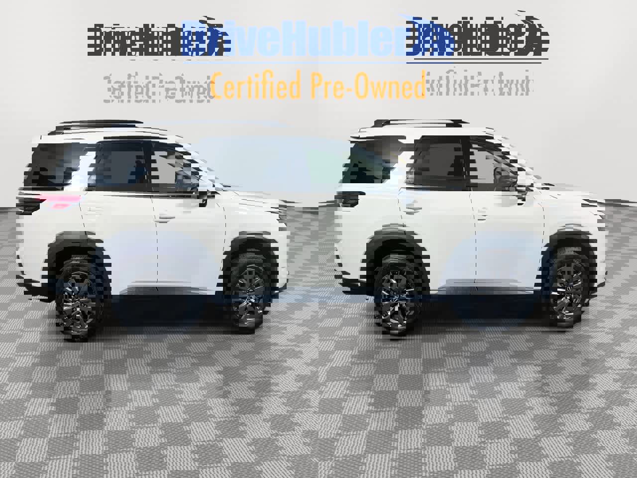 Used 2025 Nissan Pathfinder SV image 9