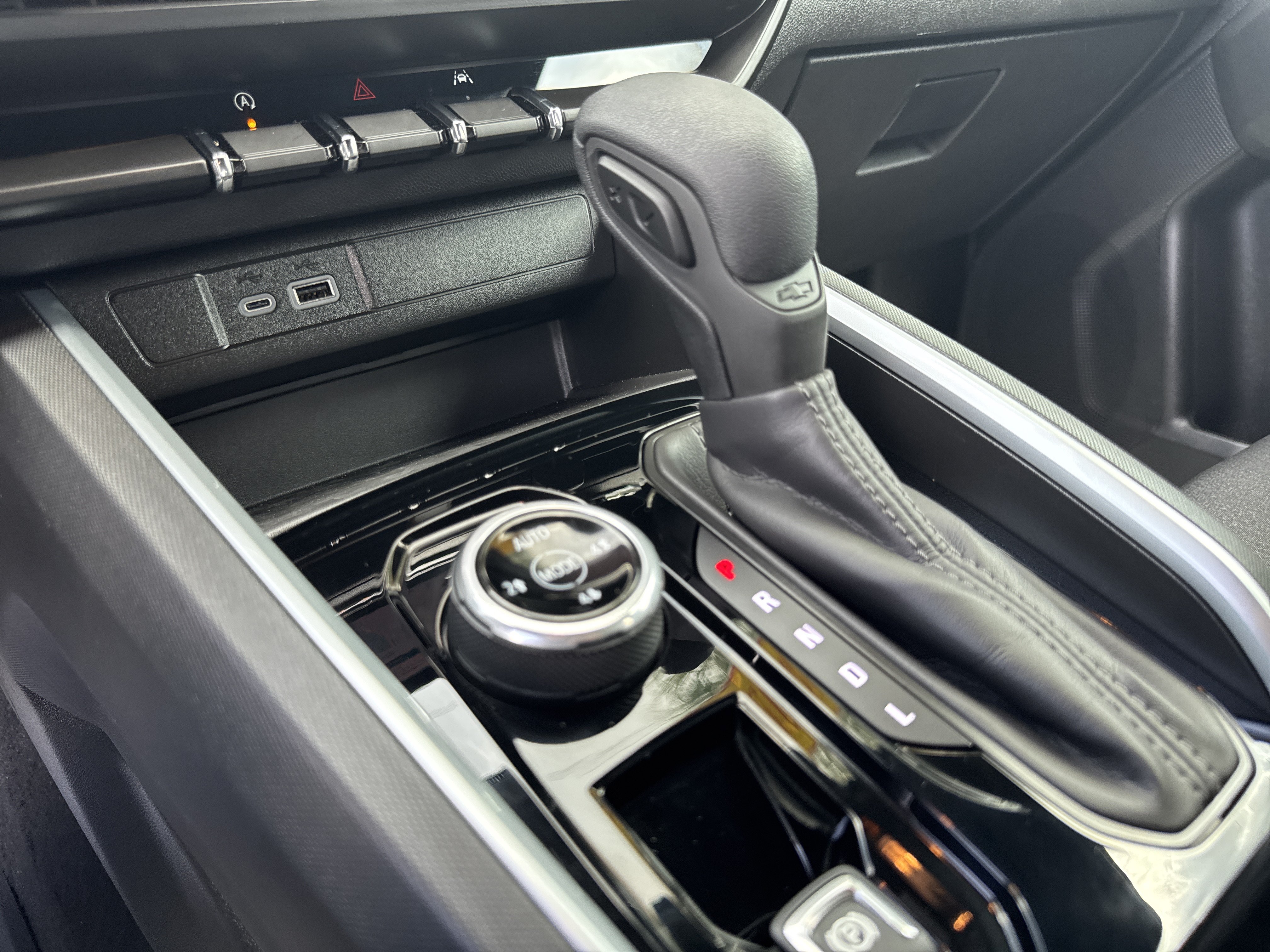 Certified 2024 Chevrolet Colorado Trail Boss w/ LPO, Dark Essentials Package AWD/4WD image 28