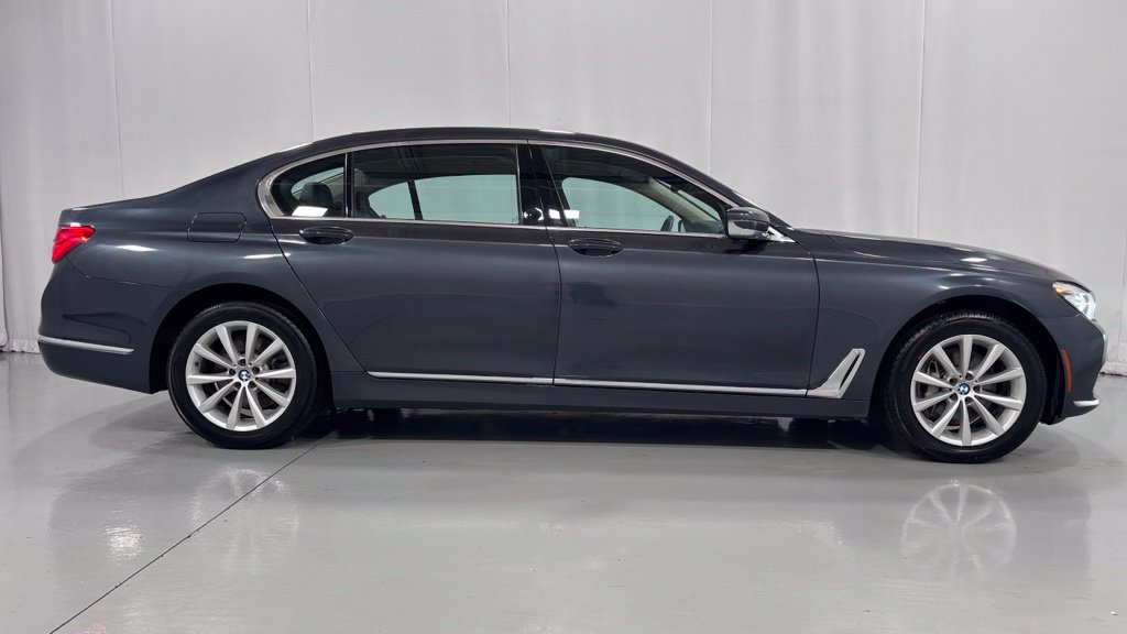 Used 2018 BMW 740i xDrive AWD/4WD image 5