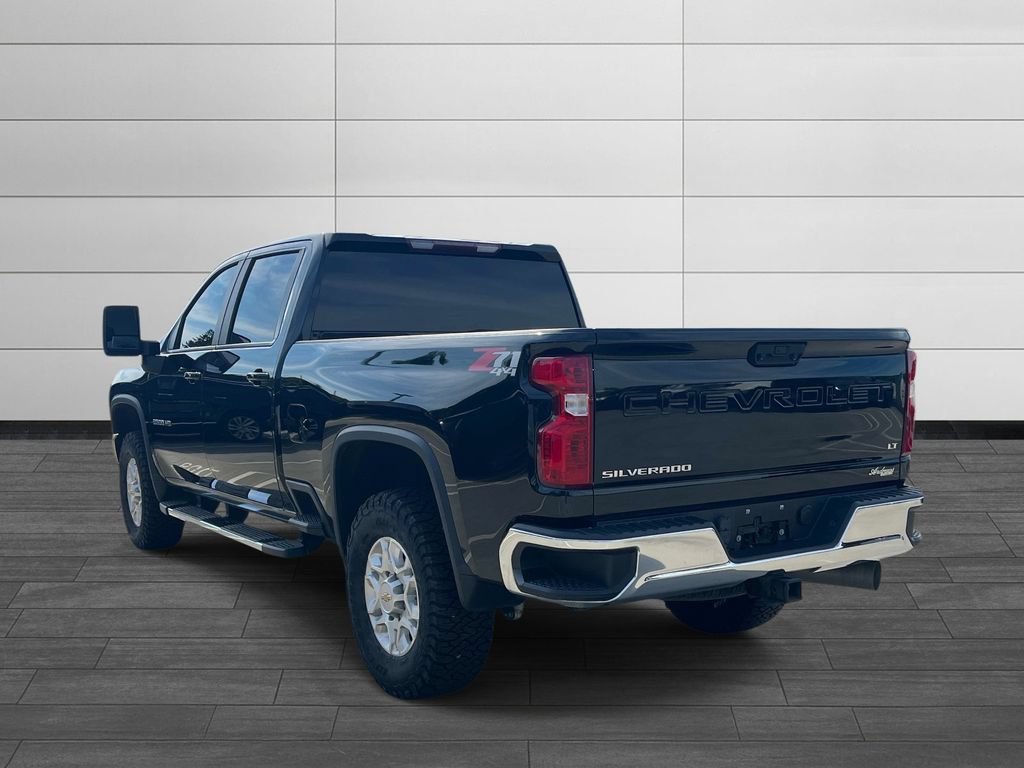 Used 2022 Chevrolet Silverado 2500 LT w/ Convenience Package AWD/4WD image 3
