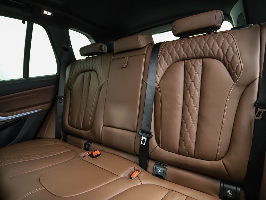 New 2026 BMW X5 xDrive50e w/ Executive Package image 23