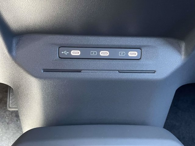New 2027 Kia EV3 Wind FWD image 30