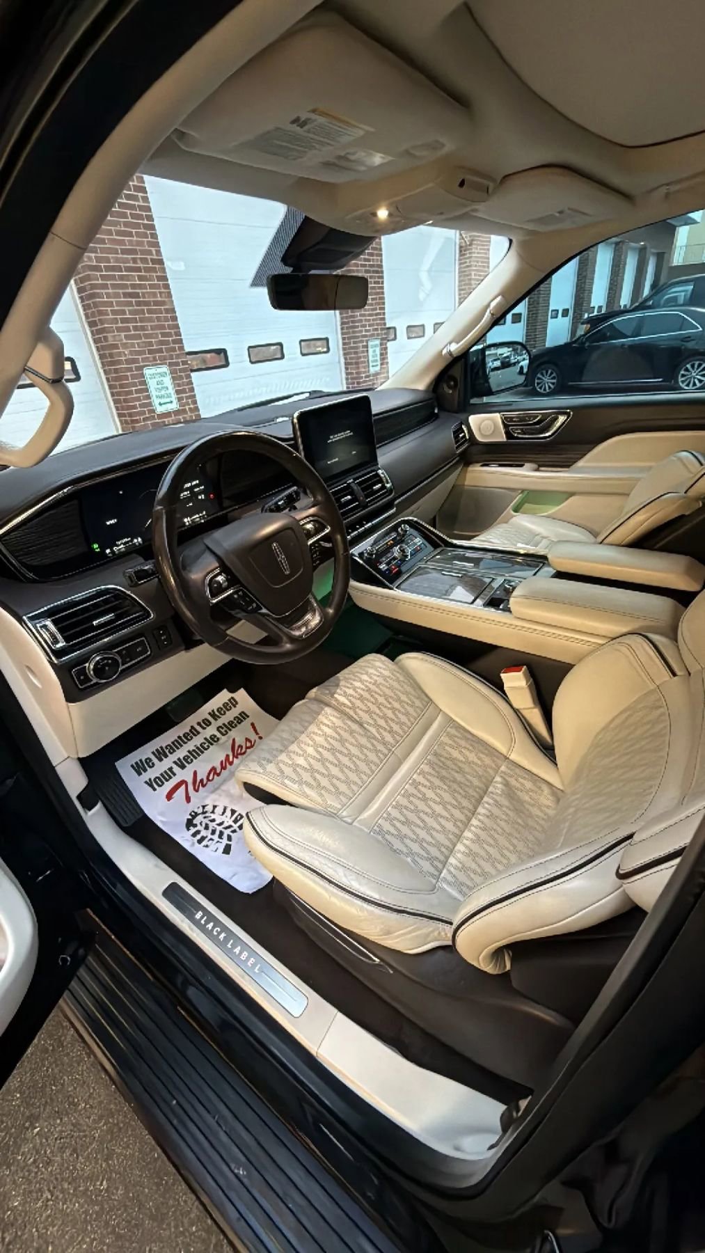 Used 2019 Lincoln Navigator L Black Label w/ Cargo Package image 11