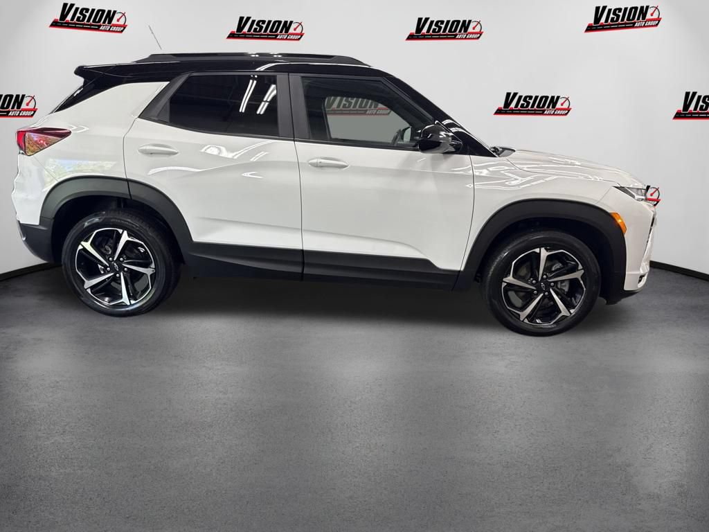 Used 2023 Chevrolet TrailBlazer RS w/ Sun and Liftgate Package AWD/4WD image 4