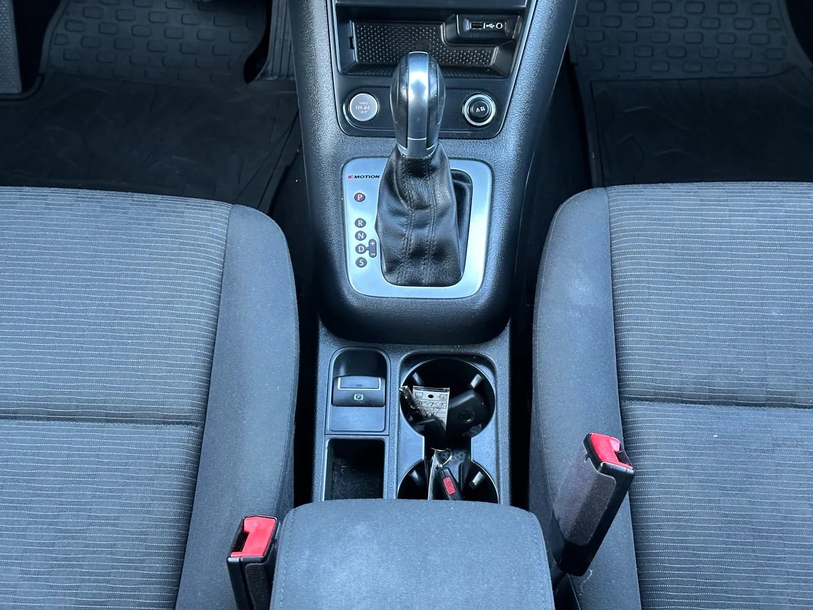 Used 2017 Volkswagen Tiguan Limited w/ Premium Package image 24