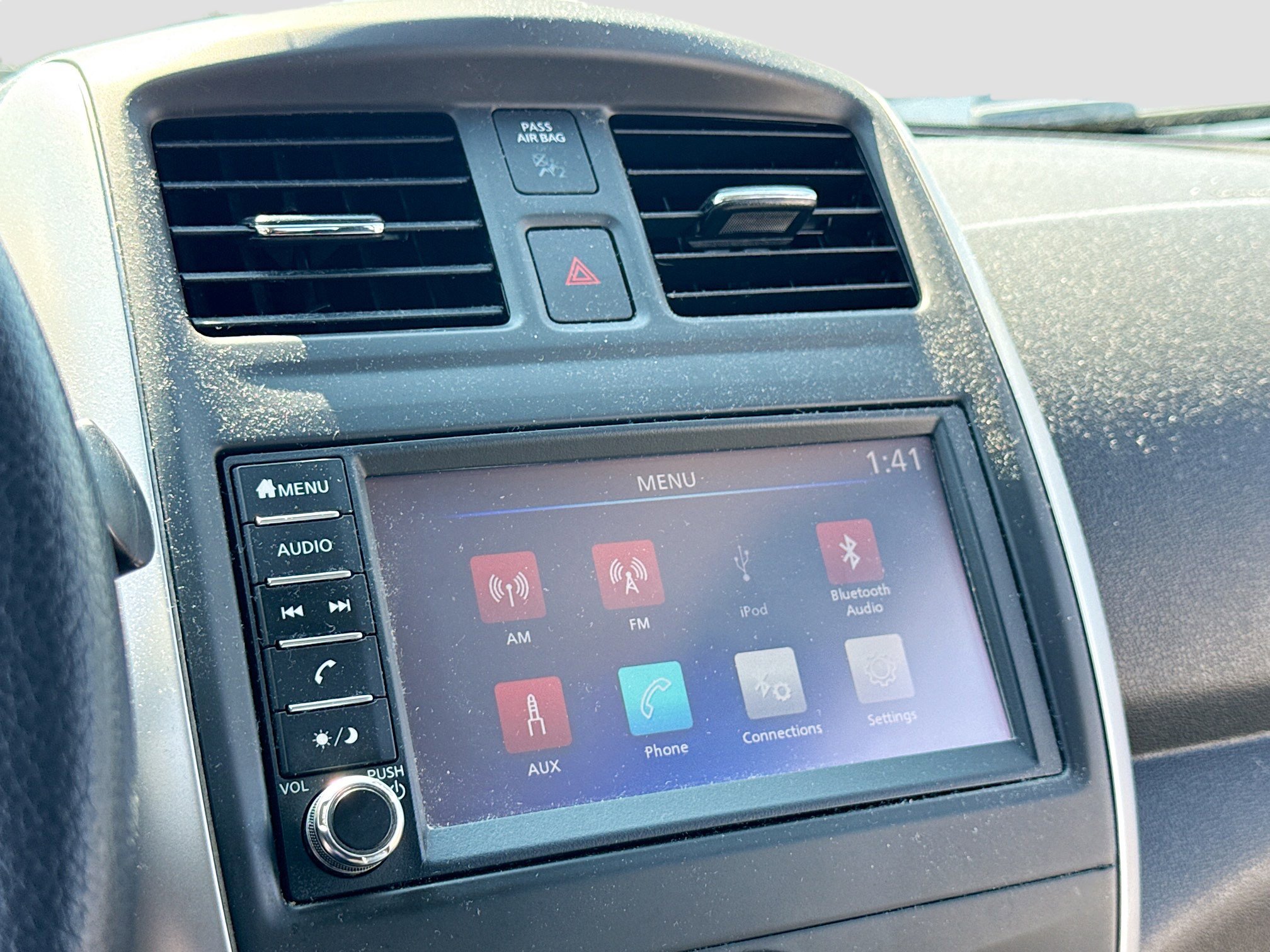 Used 2019 Nissan Versa SV image 9